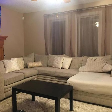 Renovated 4 Bedrooms 20 Sleeps Shopping Mall Edmonton Esterno foto