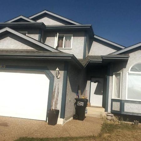 Renovated 4 Bedrooms 20 Sleeps Shopping Mall Edmonton Esterno foto