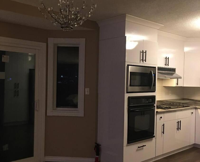 Renovated 4 Bedrooms 20 Sleeps Shopping Mall Edmonton Esterno foto